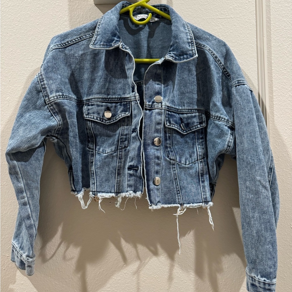 Blu[edit] Womens S distressed medium washed cropped Y2K streetwear jacket